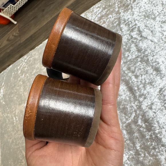 Valentino Vlogo Sandal - Picture 3 of 8